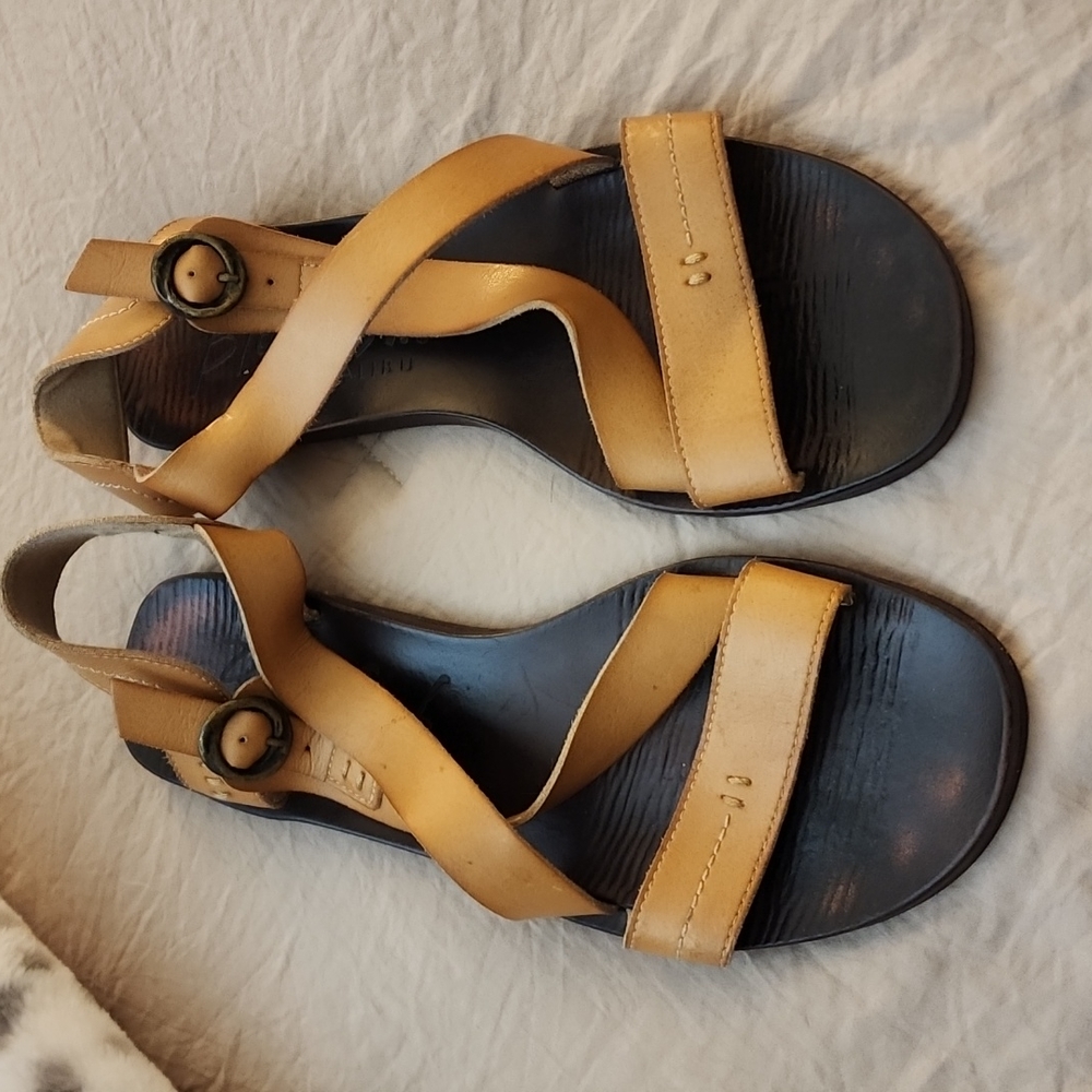 Women sandals